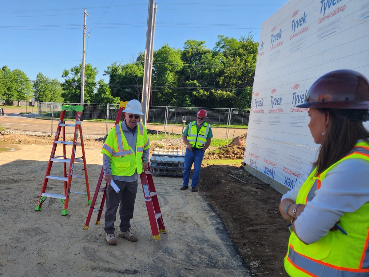 What pairs well with Chick-fil-A breakfast? Everything, really. But this morning, a ladder #safety presentation at our Storage Towne jobsite! #constructionsafetyweek

#GrinderTaber #construction #memphistn #nowhiring #choose901 #safetytraining #safetyfirst #constructionsafety