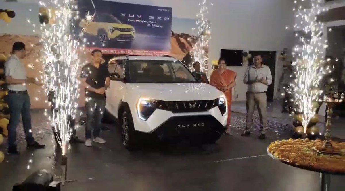KunalSarangi's tweet photo. Unveiling and launch of @MahindraXUV3XO today evening @utkalautocoach Jamshedpur . #drivesafe #obeytrafficrules https://t.co/xGhVvEg846