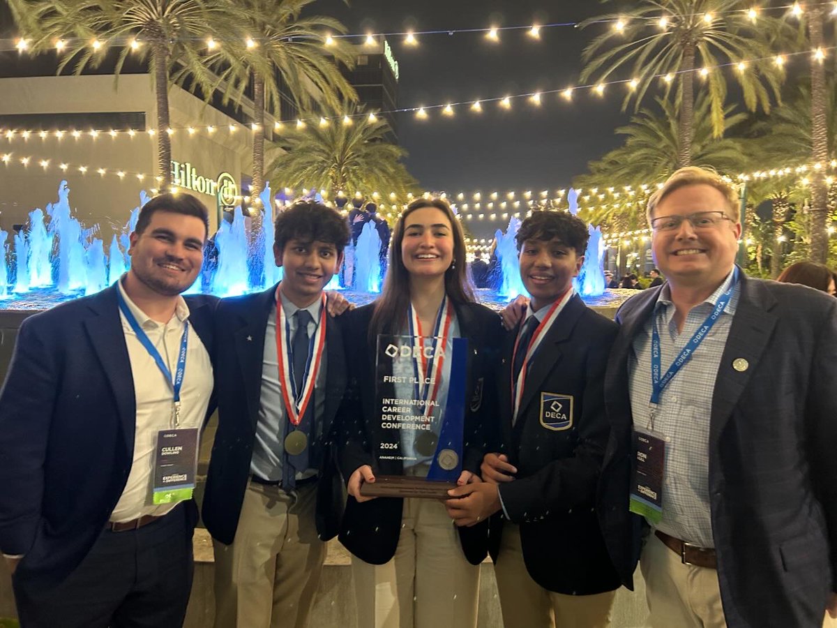 🏅Congrats to our #1LISD medalists at DECA's International Career Development Competition!🏅 All 6 #1LISD high schools competed at DECA’s state competition & 29 teams advanced to the highest level of DECA competition, ICDC. ℹ️ bit.ly/4bzGYc5 #NoPlaceLikeLISD