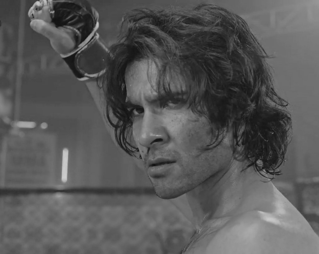Sousann_1's tweet photo. Everything aside, I will always cherish the character #DilSher for the hardwork, blood & sweat FK invested to bring the character to life!
The Intensity FK brings to the character is truly unparalleled & Its just impossible for me to watch any other actor's show now!
#FerozeKhan https://t.co/WOdQPjhpk3