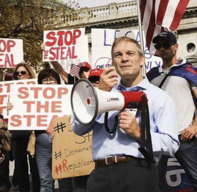 Here's a photo of American Congressman @RepJimJordan trying to help incite the overthrow of our Government and end our Democracy 🤬