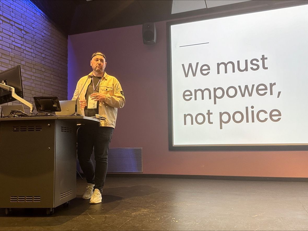New profile pic with an important message from my latest talk.