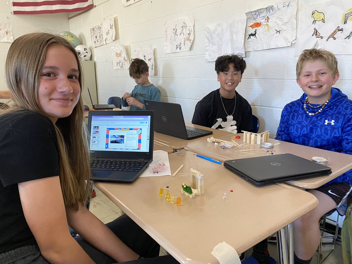 Which gummy bear configuration represents the different types of government (oligarchy, tyranny, monarchy, etc)?. #gogulllake #glcsMS @MDeittrick3
