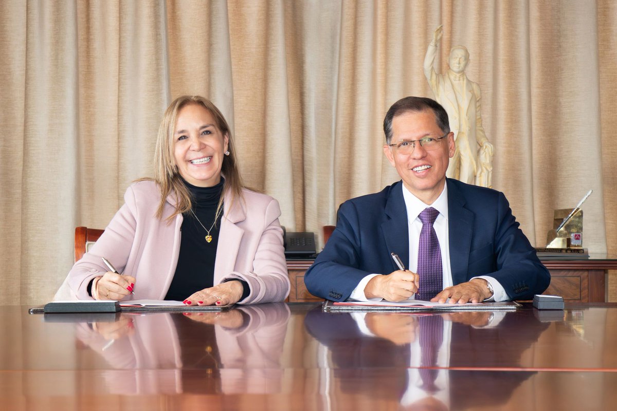 RectoriaCorpas's tweet photo. 📃 ¡Convenio firmado! 🤝

🎓 Junto a la Universidad de Boyacá unimos fuerzas para impulsar la educación y la investigación en el campo de la salud 🏥💡.  Un Honor para la @Unicorpas 
#UnICorpas #Educación #Salud #colaboracion https://t.co/5skIC6X8Bw