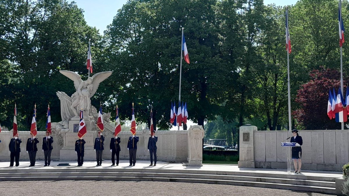 🇫🇷 À l’occasion de la journée nationale des mémoires de l’esclavage, des traites et de leurs abolitions, la directrice de cabinet de la préfète de l’#Oise présidait la cérémonie qui s’est tenue à @villedebeauvais. #CestNotreHistoire ➕ d’informations sur memoire-esclavage.org