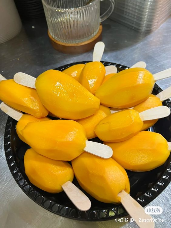 daily_dolce's tweet photo. Mangoes 🥭 https://t.co/2BK2NC5D7O