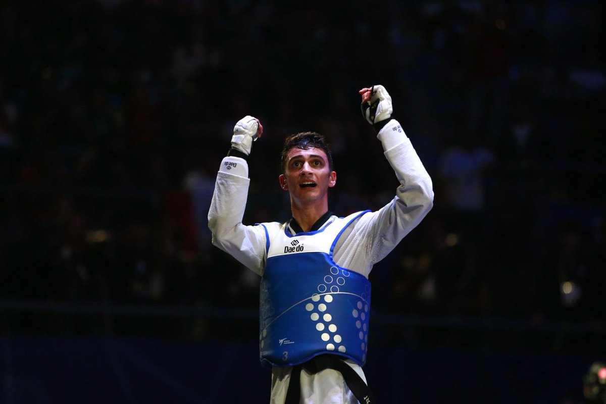 VITOOOOOOOOOOOOOOO!!!!! 🦅 Meravigliosa medaglia d’oro europea nei -58 kg di taekwondo! 💪 Grandissimo Dell’Aquila a Belgrado!!! 👏 #ItaliaTeam @taekwondofita #taekwondo