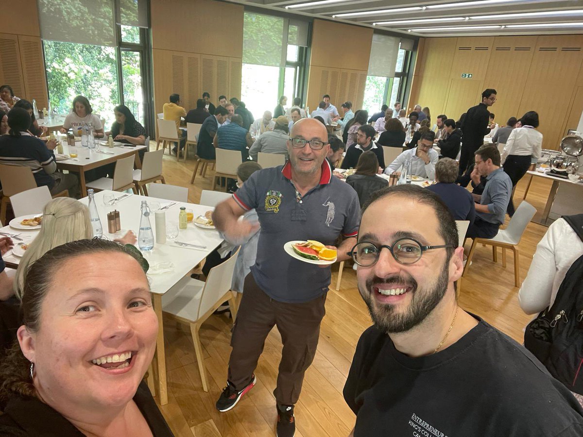 One of the highlights of the @Cambridge_Uni Executive #MBA weekend: catching up with our @CambridgeEMBA students at lunch!