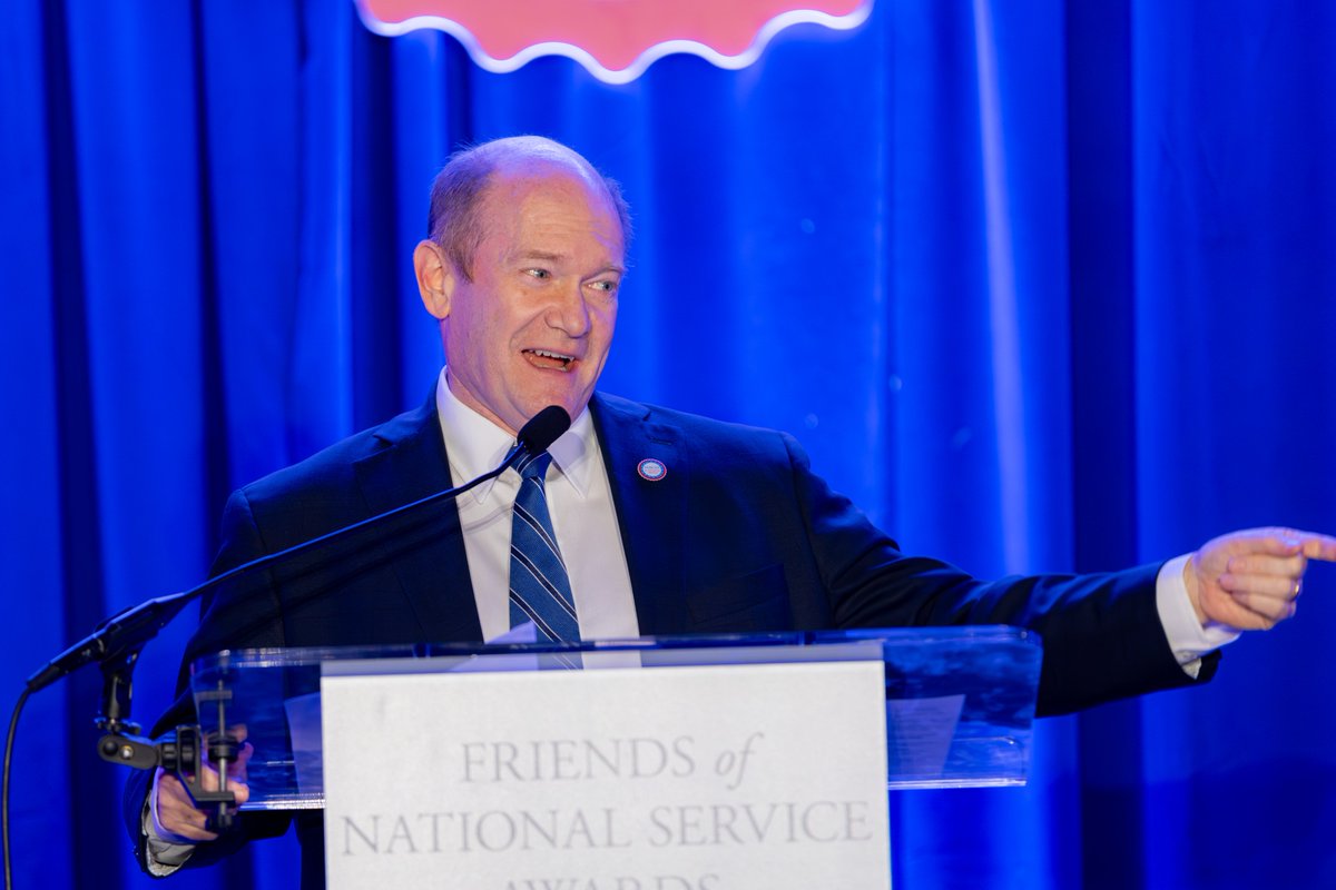 I was honored to speak at the @Voices4Service Friends of National Service Awards dinner this week and celebrate so many remarkable champions for @AmeriCorps. Congratulations to all the honorees—thank you for your commitment to #NationalService.