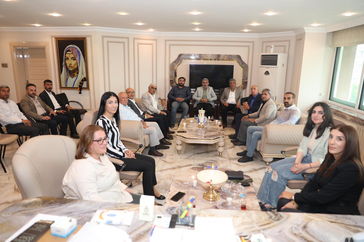 Batman’dan Gelen değerli misafirler, Belediye Eş Başkanlarımız Sn. Münevver Ölker ve Sn. Mehmet Ali Amak’a hayırlı olsun ziyaretinde bulundular. #ArtukluBelediyesi #Mardin #Artuklu