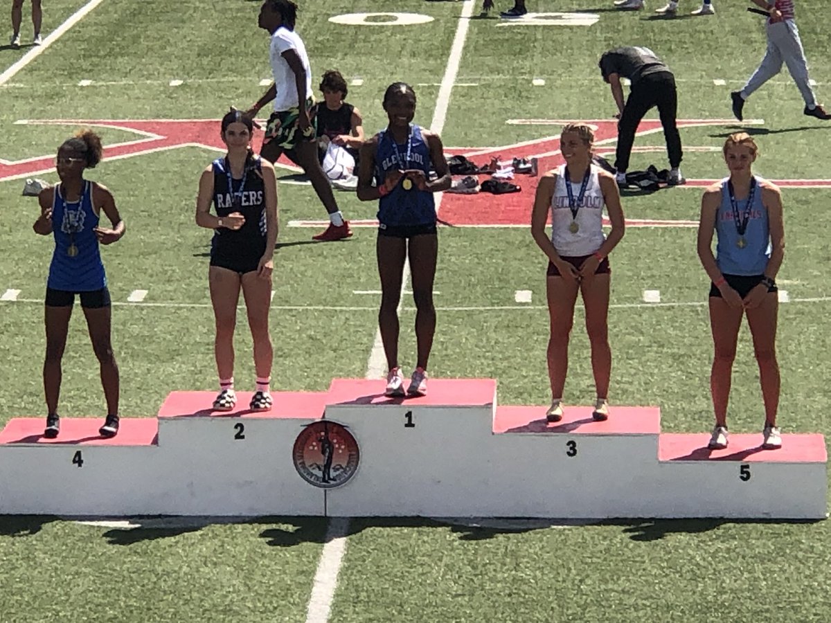 GPSTrackField's tweet photo. Class 5A Long Jump State Champion, from Glenpool, Saniya Craven! https://t.co/EhHiYY3cLr