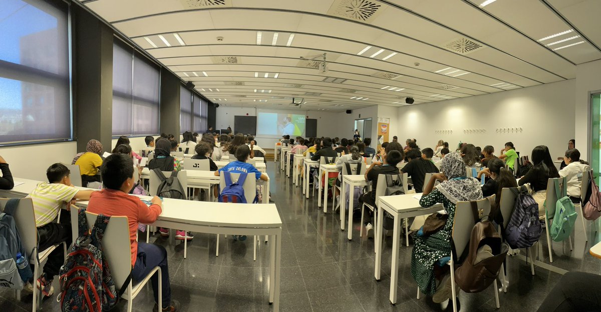 Escola Mercè Rodoreda (@mercerodoreda59) on Twitter photo Avui hem participat d’aquesta trobada, una gran experiència! Mota ràdio! <a href="/TecnoCampus/">TecnoCampus</a> #JornadaCR24 #ràdio #RàdioMercè #SantaColoma #SantaColomadeGramenet #SCG #Santako #Gramenet #Educació #EscolaPública #SomRodoreda Avui hem participat d’aquesta trobada, una gran experiència! Mota ràdio! <a href="/TecnoCampus/">TecnoCampus</a> #JornadaCR24 #ràdio #RàdioMercè #SantaColoma #SantaColomadeGramenet #SCG #Santako #Gramenet #Educació #EscolaPública #SomRodoreda