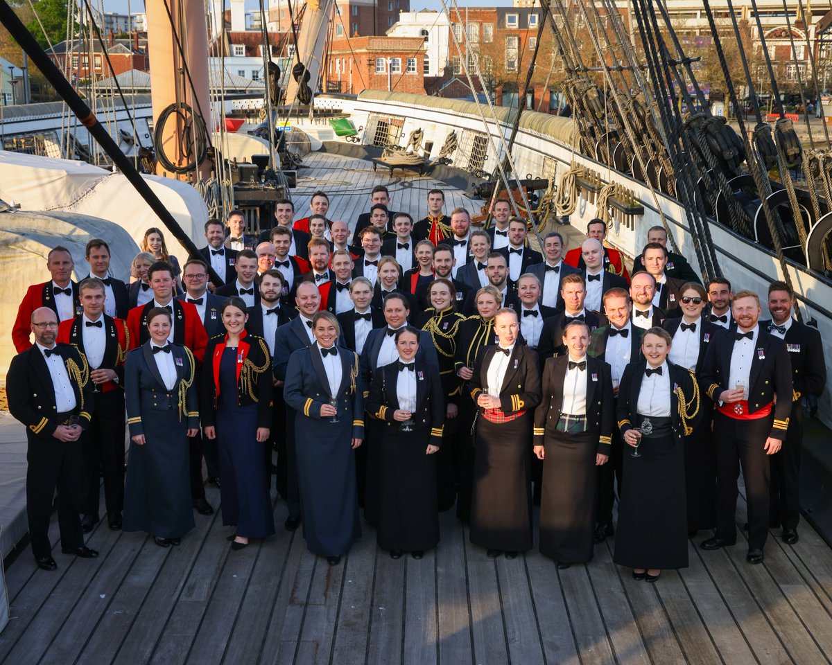 Well last night was probably my favourite mess dinner ever - so many new faces! This little club is a pretty fun one - I'd recommend applying to join...! #ADCDinner2024 𝑻𝒓𝒂𝒗𝒆𝒍 𝒕𝒉𝒆 𝒘𝒐𝒓𝒍𝒅. 𝑴𝒂𝒌𝒆 𝒇𝒓𝒊𝒆𝒏𝒅𝒔 𝒇𝒐𝒓 𝒍𝒊𝒇𝒆.