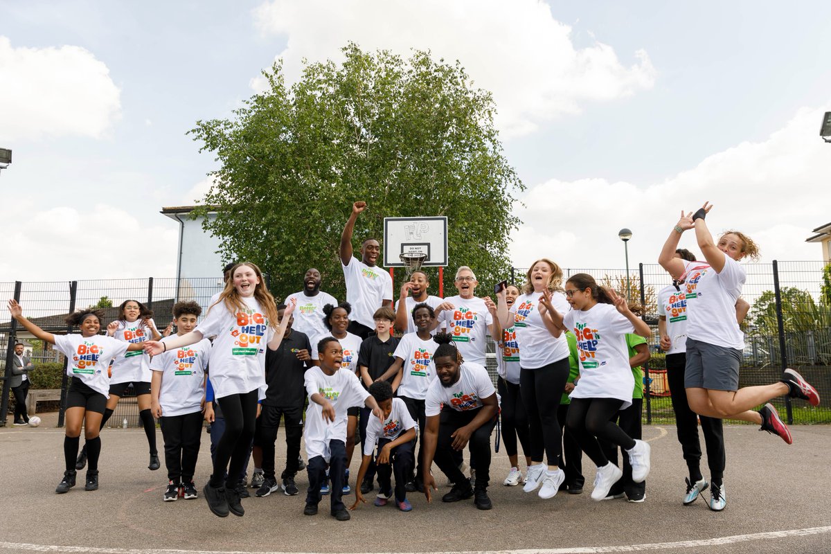 Recent research published by @Sport_England reveals that there are 2 million less sport volunteers than 6 years ago Join @GaryLineker and @GevaMentor and #LendAHand for your local sports club on 7-9th June for #TheBigHelpOut @EnglandNetball @Sport_England @ConnectStars_UK @asda