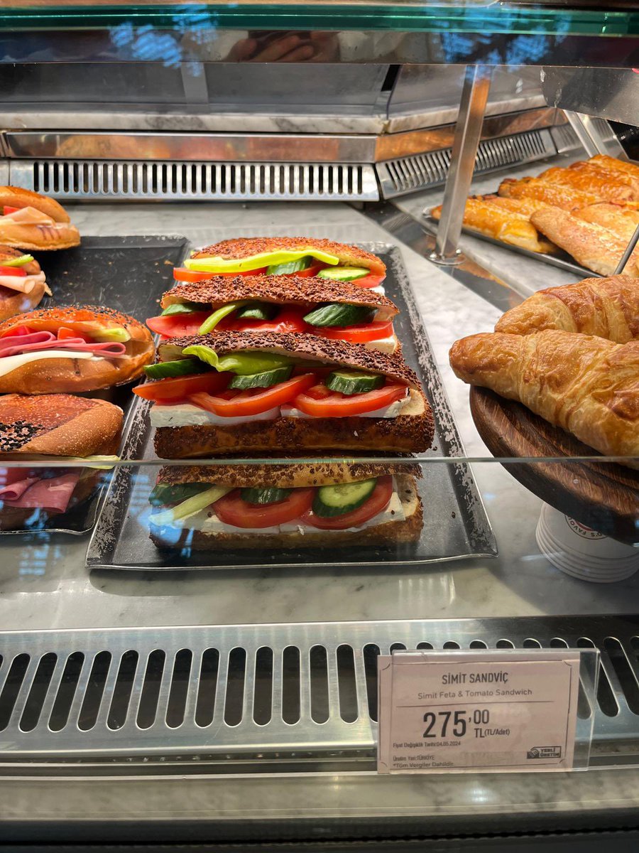 İstanbul havalimanında 1 adet simit sandviçin fiyatı 275 TL!..