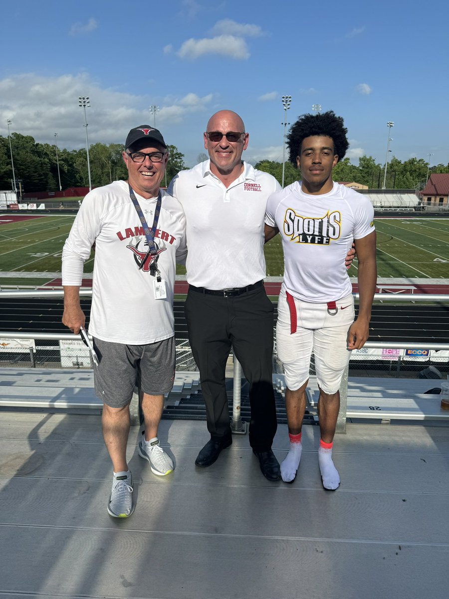 Thanks @TerryUrsin for coming out to see me practice and to meet my parents yesterday!! @BigRed_Football @DanSwanstrom @Coach_Hatcher20 @RecruitLambert @deucerecruiting @CoachDaniels06 @JeremyO_Johnson @ChadSimmons_ @MohrRecruiting @Rivals @RivalsJohnson @GregSmithRivals…