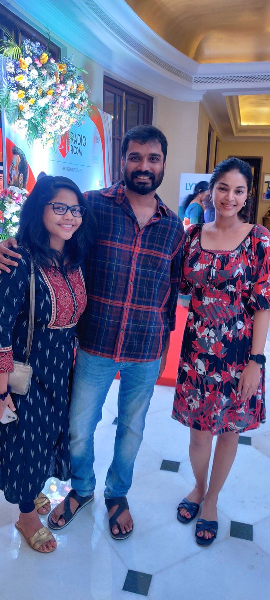 And finally..met The People's Winner 🏆 ..our favourite @TheDhaadiBoy and Pooja 💕 Happy to see him happy and hear that signature sirippu again 😀 #BiggBossTamil7 #PradeepAntony
