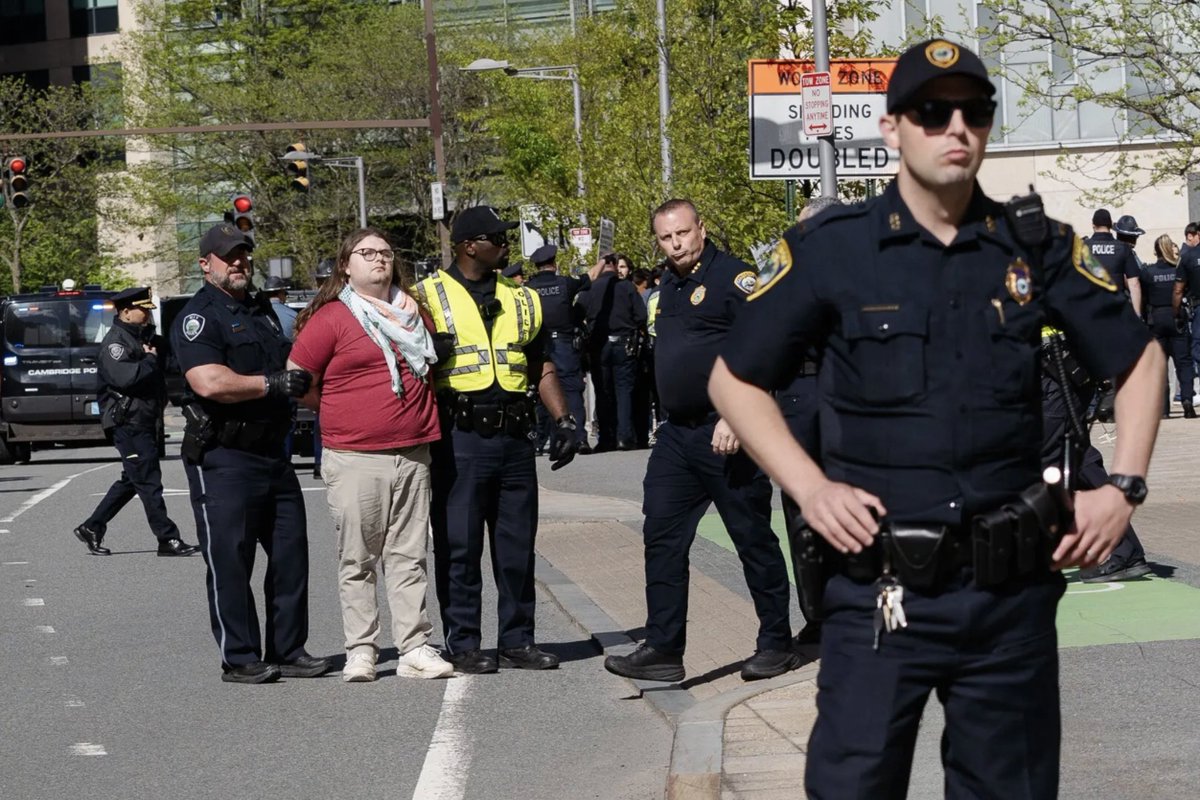 MIT clears protest encampment. 10 people arrested. (photo by sophie park for nytimes.)