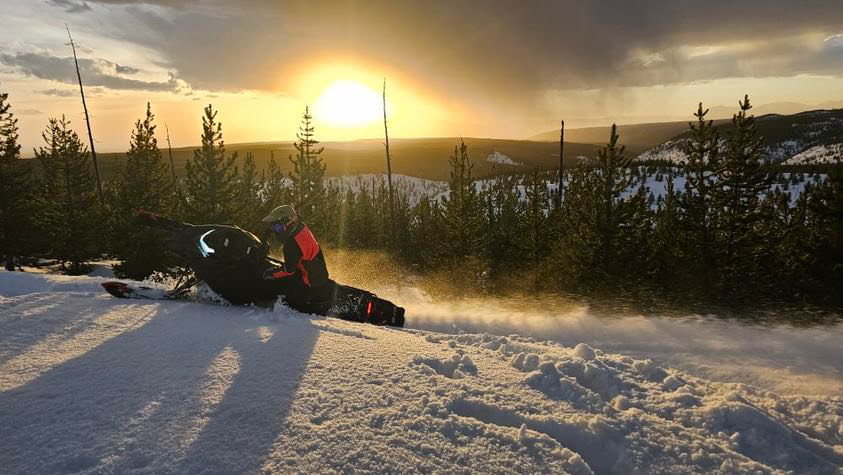 Look at that view 🤩 
Guess the sunset is cool too.

📸: @ yancygagne on Instagram

#ArcticCat #ArcticCatSnow #snowmobile