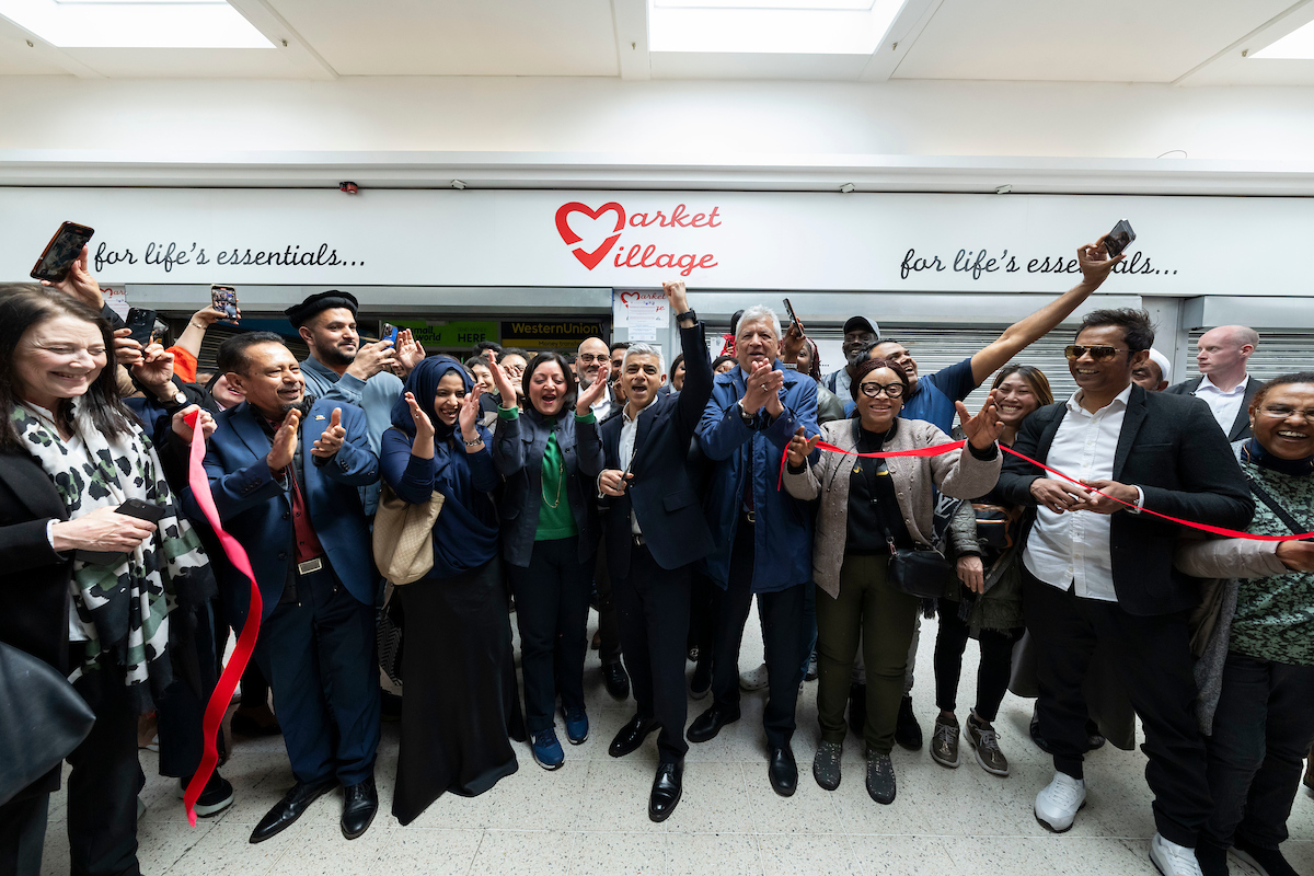 Following our lease signing celebration last week by @rokhsanafiaz , @SadiqKhan, @SabiaKamali @unmeshdesai @howarddawber, Stratford Market Village is now officially reopened today 🎉