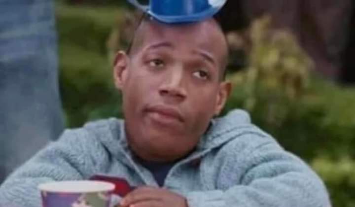 Mi papá: yo a los 20 años ya trabajaba, tenía casa y 3 hijos.
Yo esperando a que termine de hablar pa pedirle q me compre mi skincare: