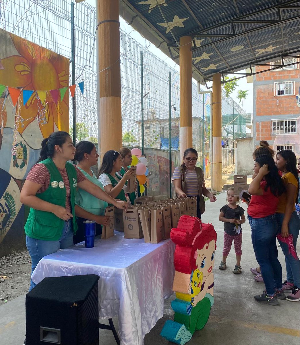 En este día especial queremos honrar y celebrar a todas las mamás que se encuentran en casa, su valentía y fortaleza nos enseña el verdadero significado de la resiliencia. Con cariño les deseamos !Feliz Día de las madres!