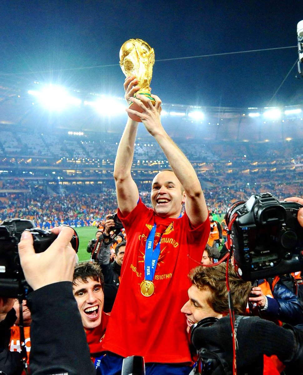 Joyeux anniversaire à Andrés Iniesta qui fête aujourd'hui ses 40 ans. 🎂 

9x 🏆 Liga
6x 🏆 Copa del Rey
3x 🏆 Coupe du Monde des clubs
7x 🏆 Supercoupe d'Espagne
4x 🏆 Ligue des Champions
3x 🏆 Supercoupe d'Europe
1x 🏆 Coupe du Monde
2x 🏆 Euro

⭐️  L É G E N D E  ⭐️