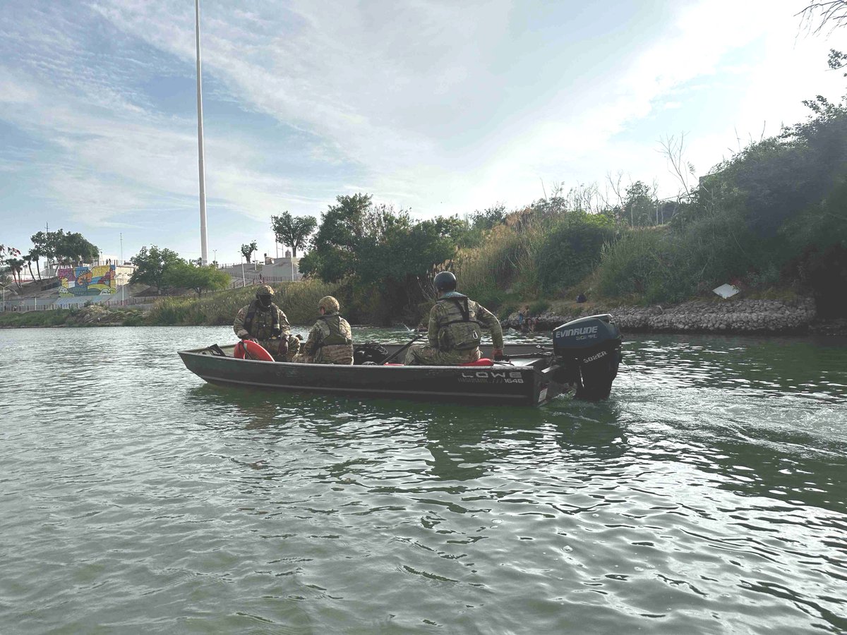 Texas Army National Guard Soldiers conduct riverine patrols to prevent illegal entry. Boats are an effective deterrent and provide an excellent mobile vantage point to identify potential crossers early. #OperationLoneStar