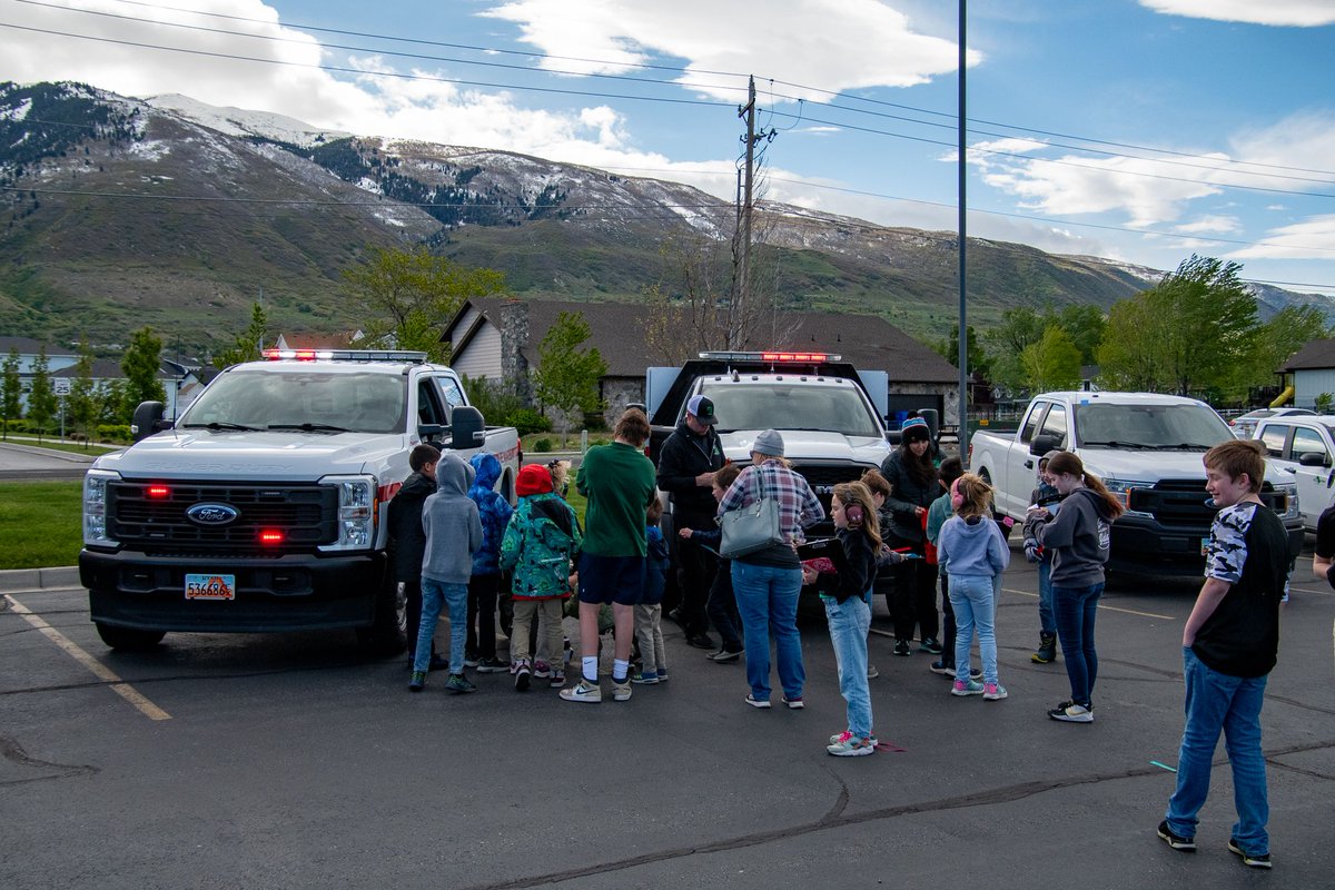 Today, we joined the Ascent Acadamy Career on Wheels Day in Farmington. Our Salt Lake and Davis County Fire Wardens talked with the students about what it takes to be a wildland firefighter and the skills needed to be successful at the job.