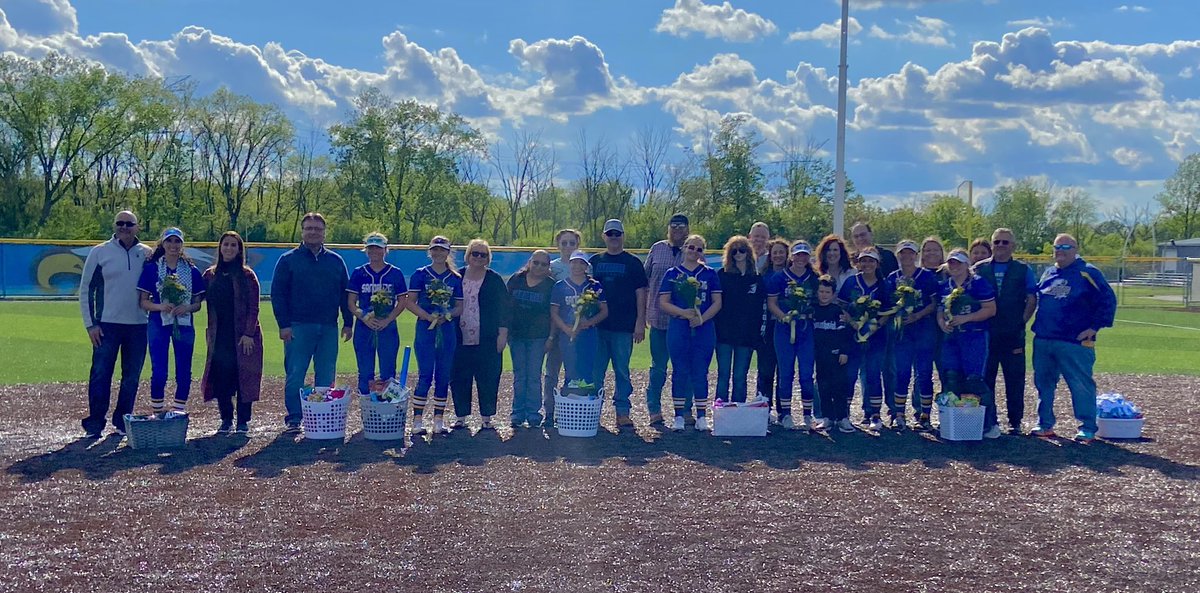 Congratulations to <a href="/SandburgSftball/">Sandburg Softball</a> Seniors and their families! #EaglesFLY