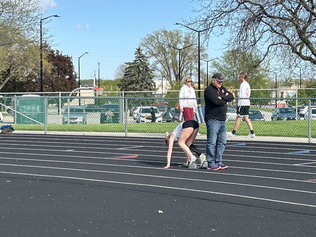 Beautiful afternoon to watch <a href="/ASHxc_trk/">AshwaubenonXC&TRK</a> compete at the  Al Vandenberg Invitational.  Way to go Jags!