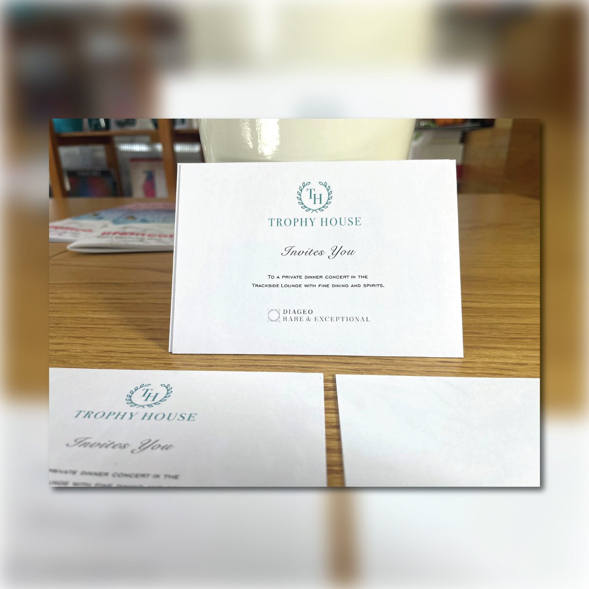 LifeInColors_'s tweet image. Announcing something special?  Our 2-ply postcards are here to make your event unforgettable! Crafted with precision and attention to detail in our print shop, these postcards are perfect for invitations, save-the-dates, or event announcements!