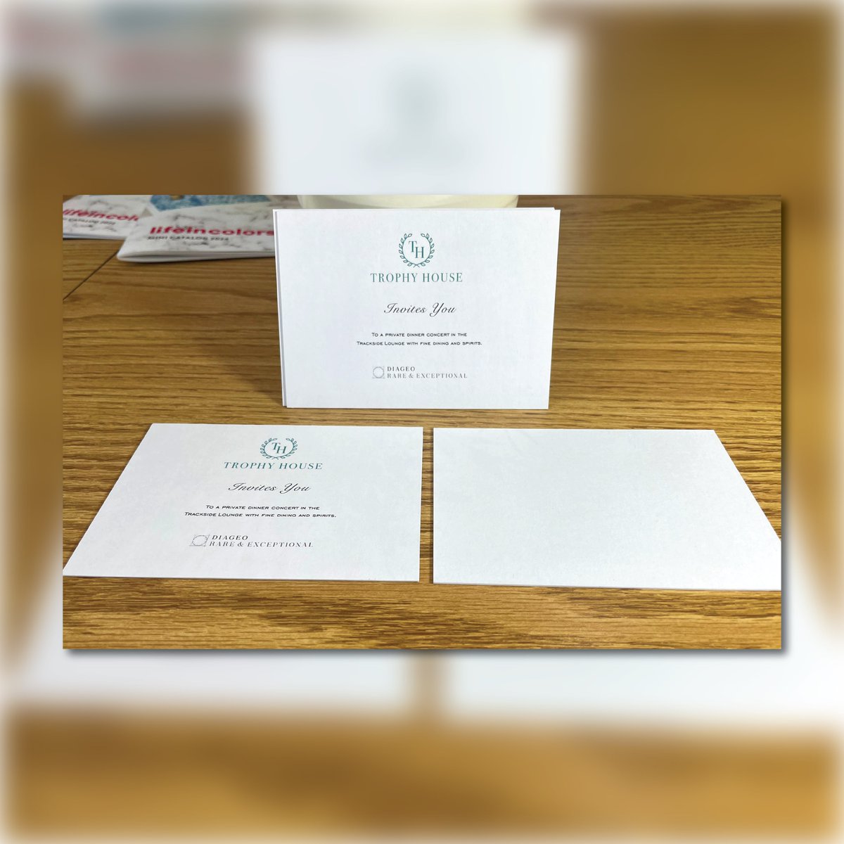 LifeInColors_'s tweet image. Announcing something special?  Our 2-ply postcards are here to make your event unforgettable! Crafted with precision and attention to detail in our print shop, these postcards are perfect for invitations, save-the-dates, or event announcements!