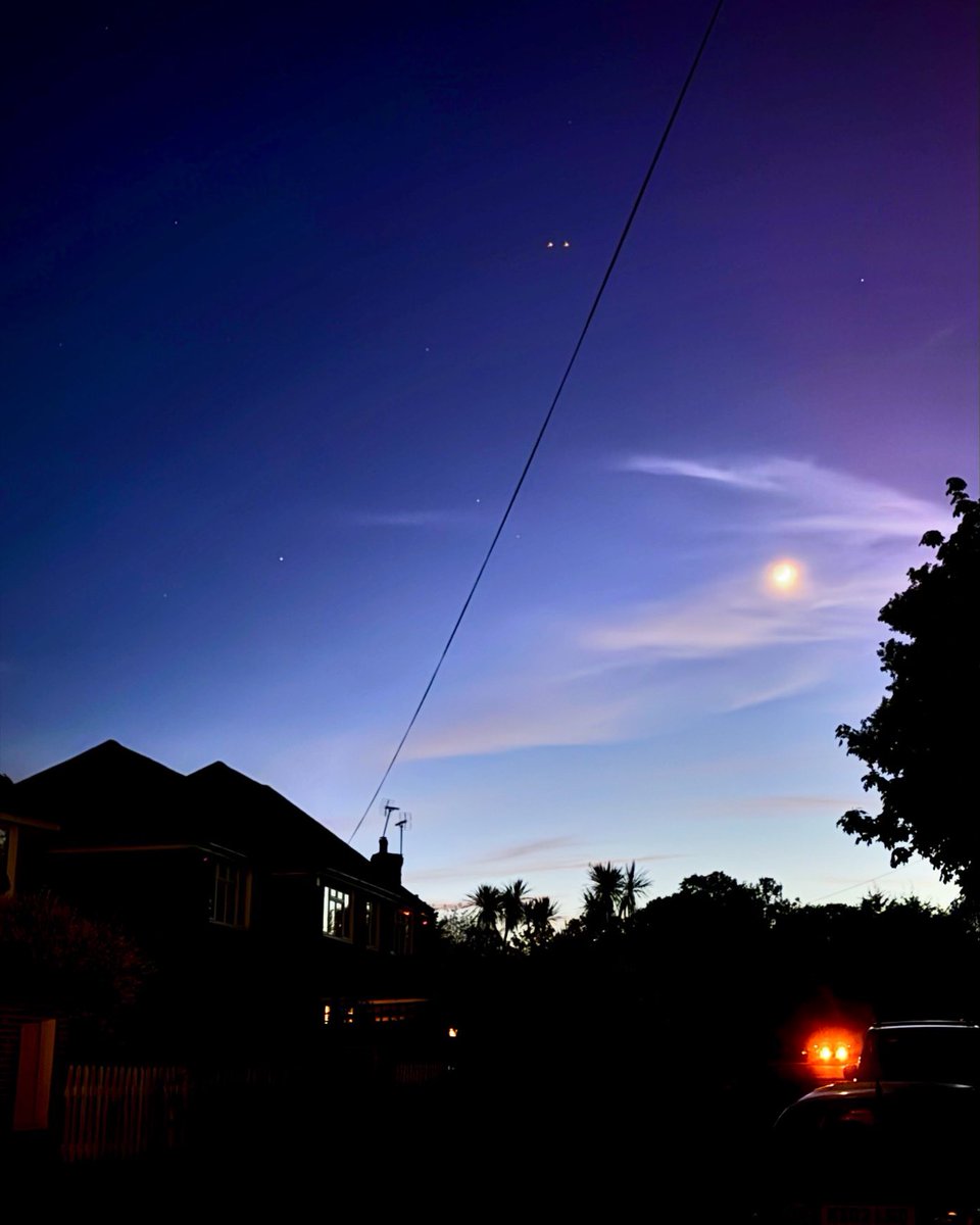 Catching the last of the day #bluehour #bluehourphotography #sunset