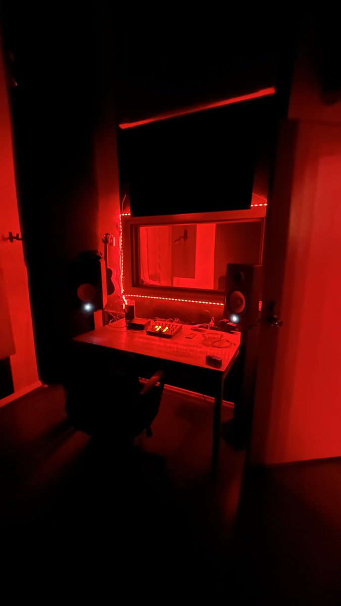 StewartTuttle's tweet image. Come work LA! 6 hour blocks $100 12 hour blocks $150 thealtarstudiosla.com