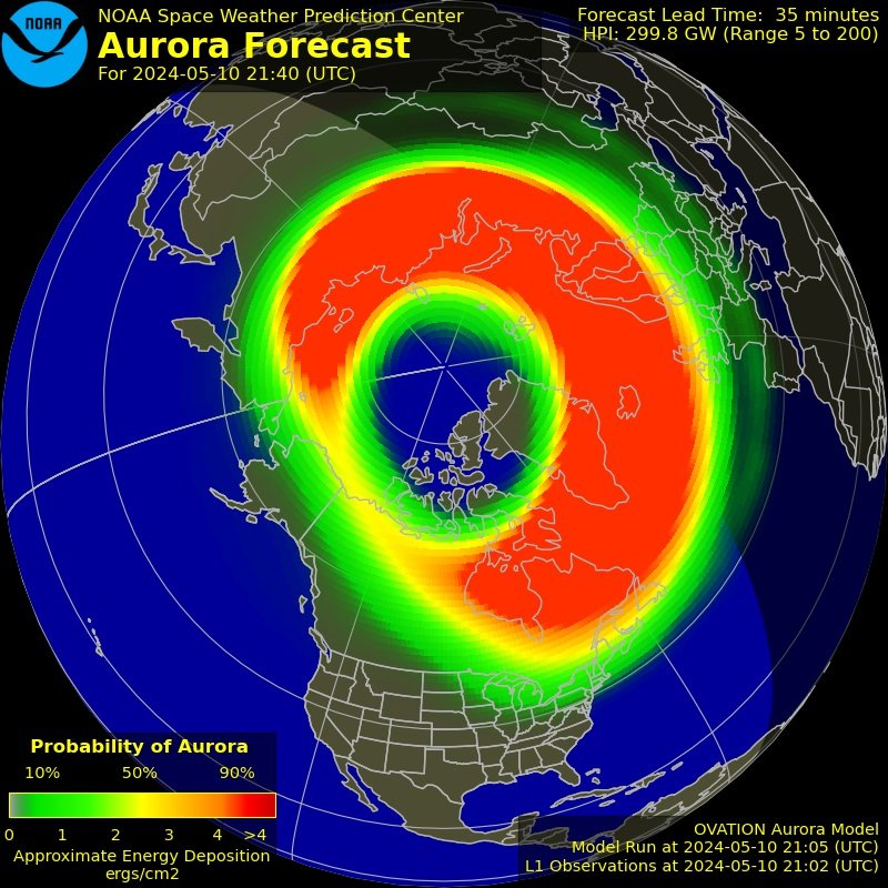 If anyone is thinking about going to bed during the current lull in activity - don't. Just don't. We ain't seen nothing yet. #aurora #Auroraborealis #north