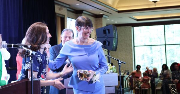 Cancer Research Institute - Dr. Jill O'Donnell-Tormey was honored today as a member of the 2024 Class of Staten Island Advance Women of Achievement 
@CancerResearch 
oncodaily.com/63199.html 

#Cancer #CancerResearchInstitute #OncoDaily #Oncology #Immunotherapy