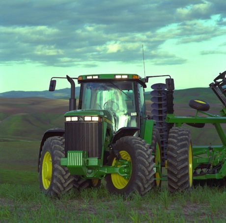 Did you know the initial sketch concept for the #tractor that evolved into the #JohnDeere 8000 Series was drawn on an airline ticket envelope?

Learn more about how these unique #tractors were developed: buff.ly/3JMbZhk #FlashbackFriday #Agriculture
