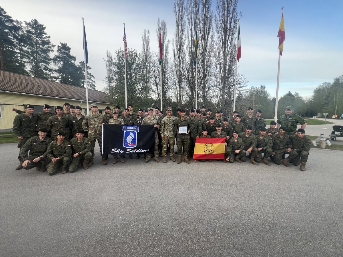 Try being part of Italy's 🇮🇹 ‘Folgore’ - meaning ‘lightning’! Meanwhile, Spain’s 🇪🇸 thrill-seekers are known as the ‘Black Berets’ or Brigada Paracaidista (BRIPAC). These parachutists jumped into Sweden 🇸🇪 with the Herd during the country's most significant airborne operation.