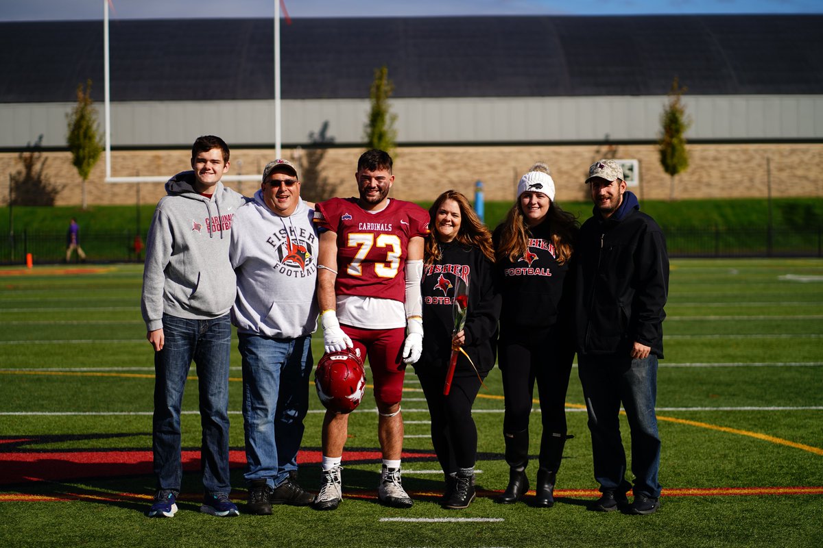 SjfFootball's tweet photo. Congratulations to #73 Joseph Martinucci!
OL from Batavia, NY who will graduate with his Master of Business Administration 🎓 https://t.co/SV0Fy3PaCE