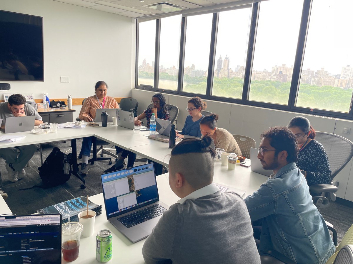 HPI•MS hosted its 2024 AIR•MS Hackathon! @IcahnMountSinai and @GradSchoolSinai students tackled a data-driven challenge using AIR•MS. Collaborating with/ @Data4Life_D4L and @hpi_de, the students sent their solutions, with @run_with_joy and @pushkala2307 winning the top prize.