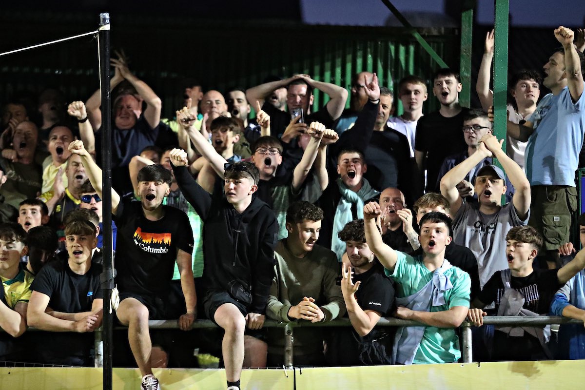 A night to remember at The Oval 💫

<a href="/CaernarfonTown/">CPD Tref Caernarfon Town FC</a> | #JDCymruPremier