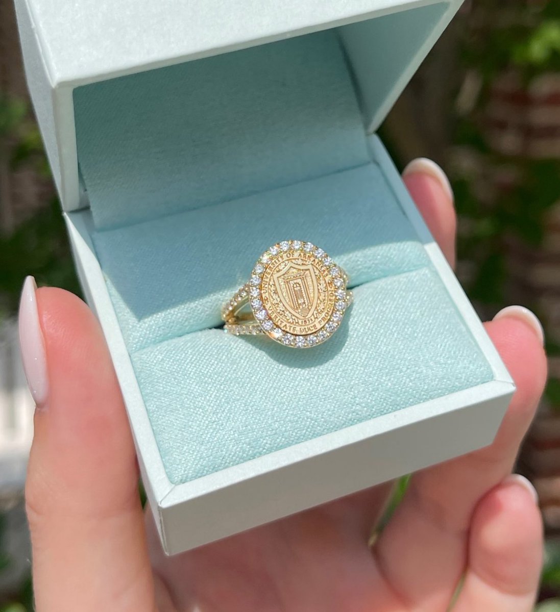 An Arkansas ring fit for doctors like <a href="/mrBobbyBones/">Bobby Bones</a>