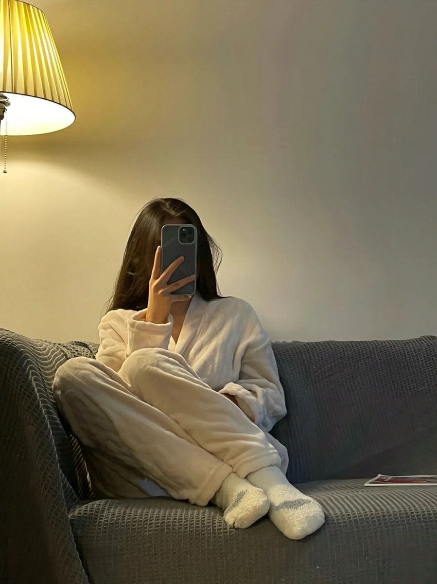 rezzaaditya076's tweet image. Embracing the tranquility of the night in my comfiest attire, lost in the comfort of my own little corner. 🌜💤