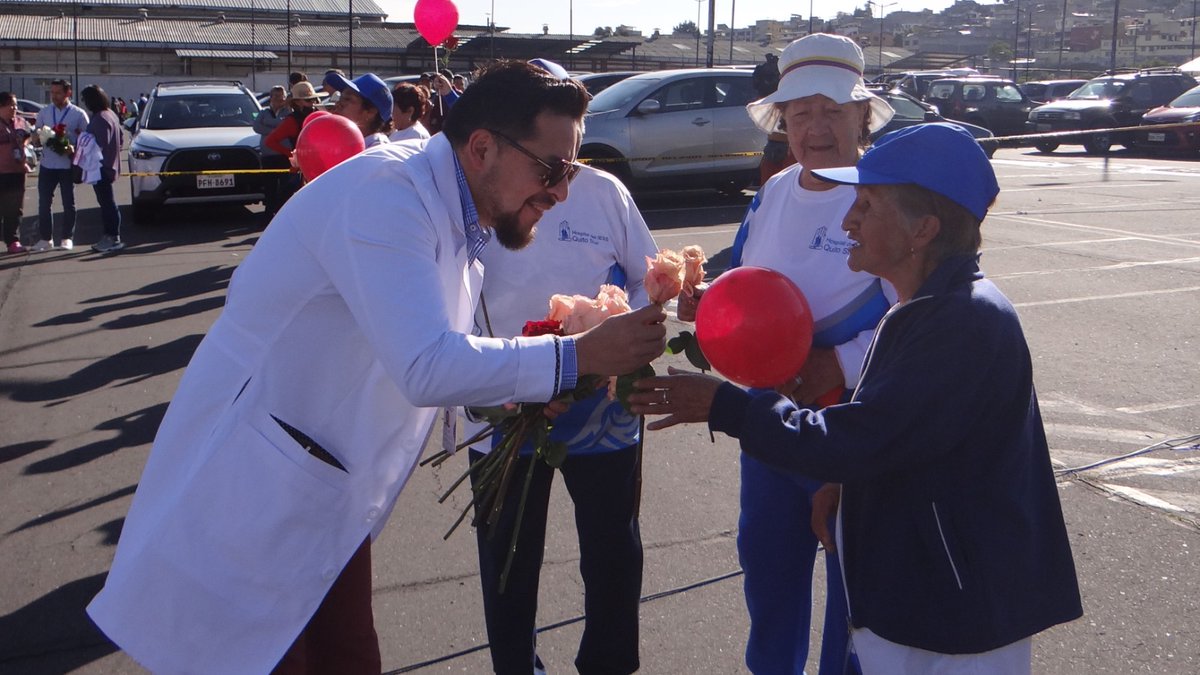 IESSHQSUR's tweet photo. Hoy honramos la dedicación, entrega y amor infinito de los Corazones Maternos del #HQSUR💙🏥, en conmemoración al Día de la Madre, con actividades que celebran la maternidad de forma alegre y emotiva.💃🏻🎶🎁 https://t.co/PoV62nxDJs