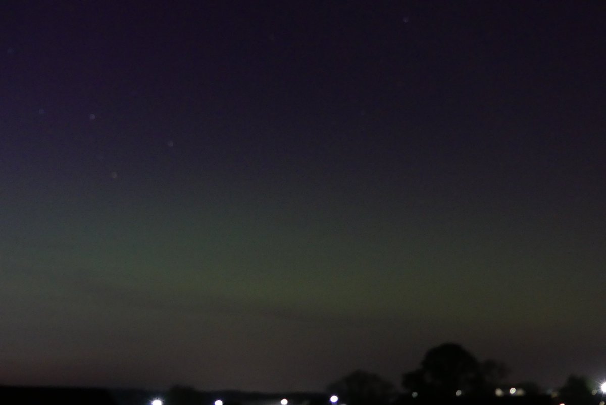 Aurora spotted in Exeter 😍 hopefully it will get better as the skies get darker
#loveukweather