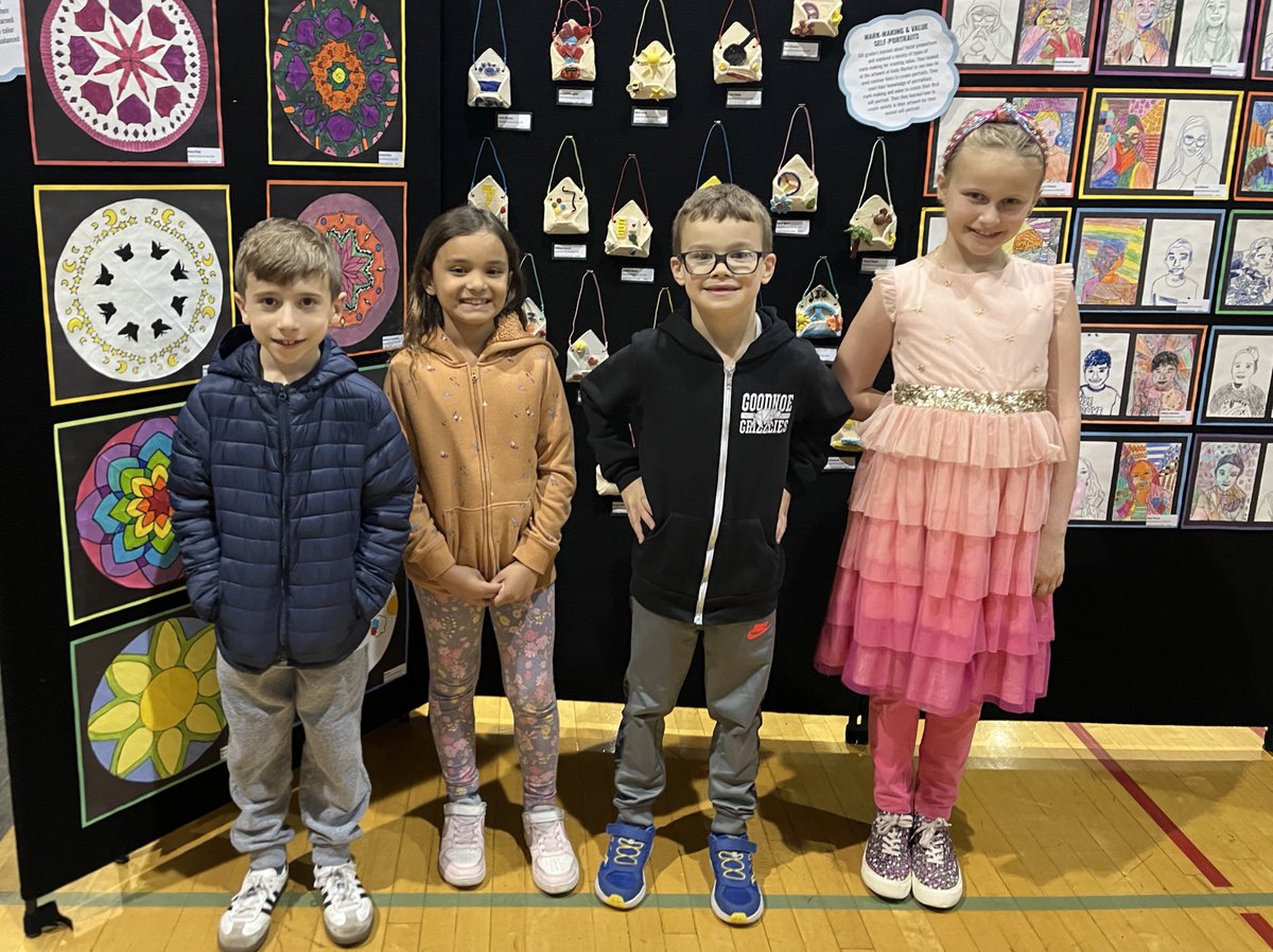 We saw some beautiful artwork at the District Art Show today 🎨