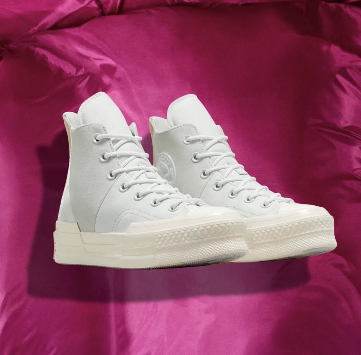 Con @onestorevzla descubre la comodidad y la moda en cada paso ✨💃🏻

¡Camina con confianza hacia tus metas y deja una huella única en el mundo! 🚶‍♀️💫

¡Visítalos en Centro San Ignacio, Sector Oeste, Nivel Chaguaramos, Local CH-41 !👠👟

#CentroSanIgnacio #converse #zapatos #moda