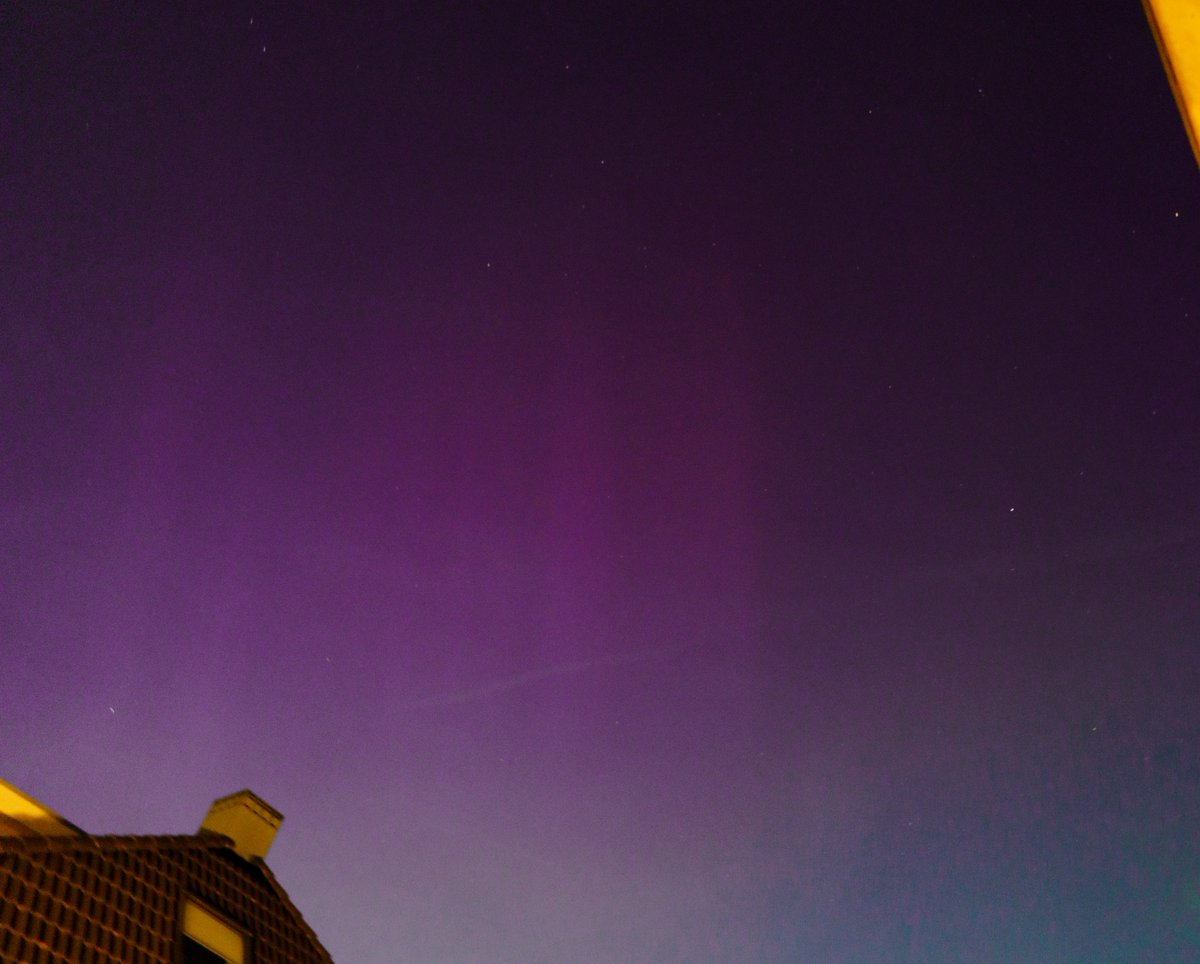 NoahT_Prod's tweet photo. Northern Lights above Netherlands 😍 https://t.co/R8VyTtDvzj