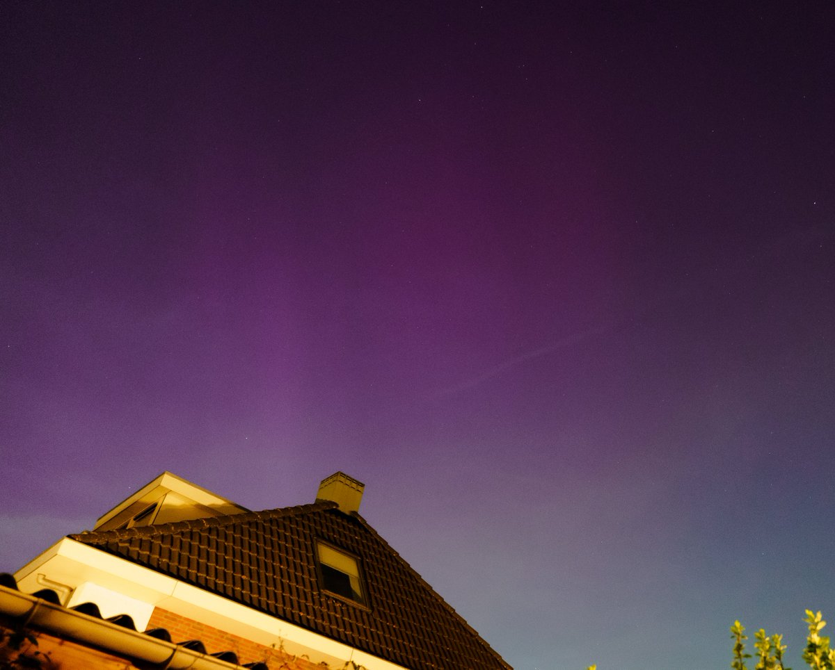 NoahT_Prod's tweet photo. Northern Lights above Netherlands 😍 https://t.co/R8VyTtDvzj